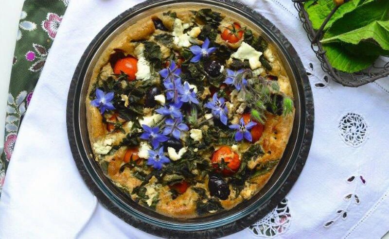 Clafoutis salé aux tomates cerises, olives et bourrache