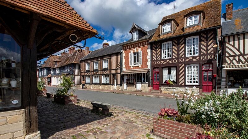 Illustration de Beuvron-en-Auge