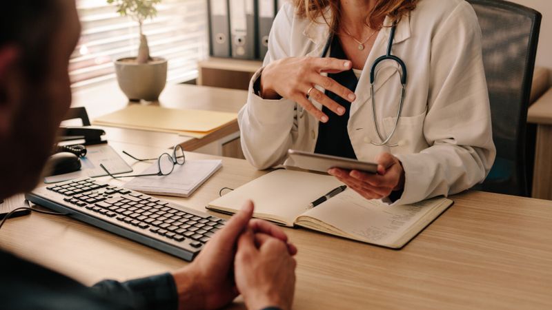 Illustration d'une consultation d'un homme pour des problèmes érectiles