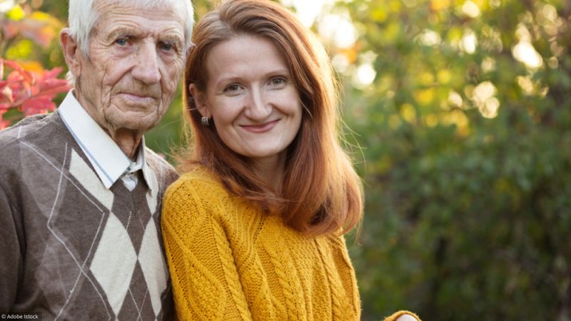 J’aide au quotidien mon père âgé peut-il me rémunérer avec l’APA?