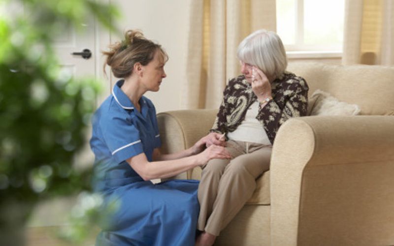 Vous vous occupez d'un proche dépendant? N'hésitez pas à demander de l'aide