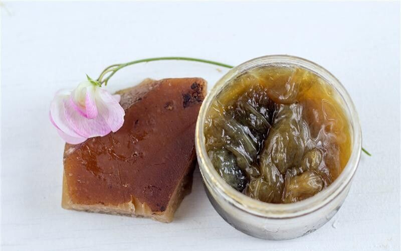 Pourquoi le savon noir est le nettoyant naturel que vous devez absolument utiliser à la maison!