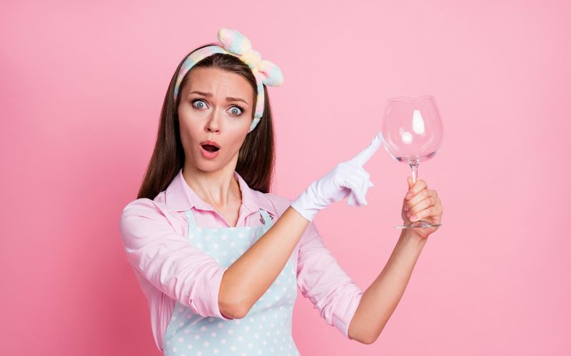 Comment enlever les traces de calcaire sur mes verres?