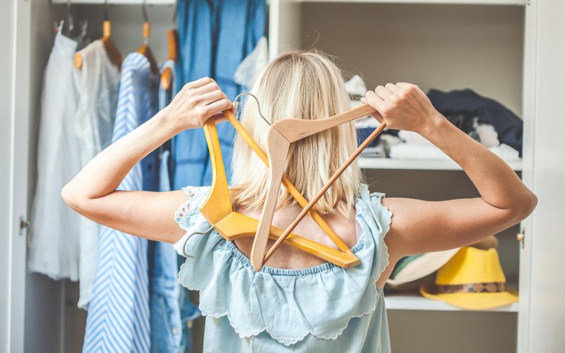 Achetons-nous trop de vêtements chaque année? La réponse en chiffres